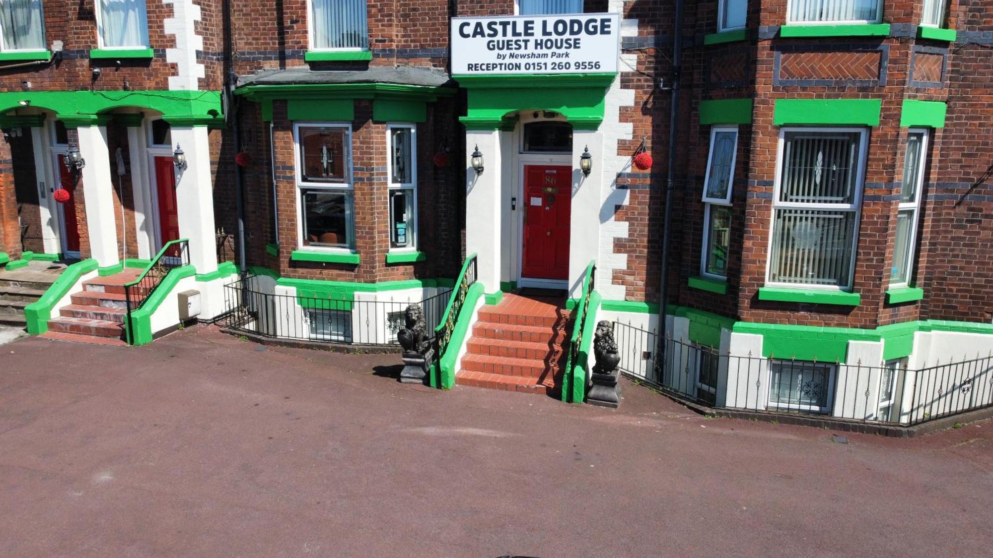Guest house Castle 86-88 Sheil Rd L6 3af Liverpool