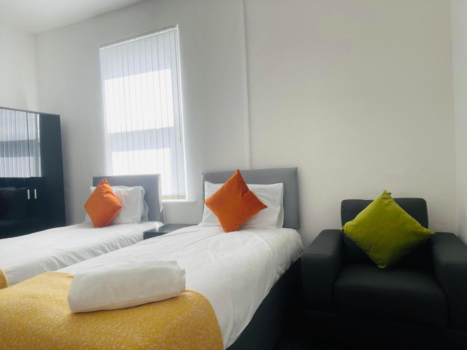 Benedict Place, With Free Parking Apartment Liverpool