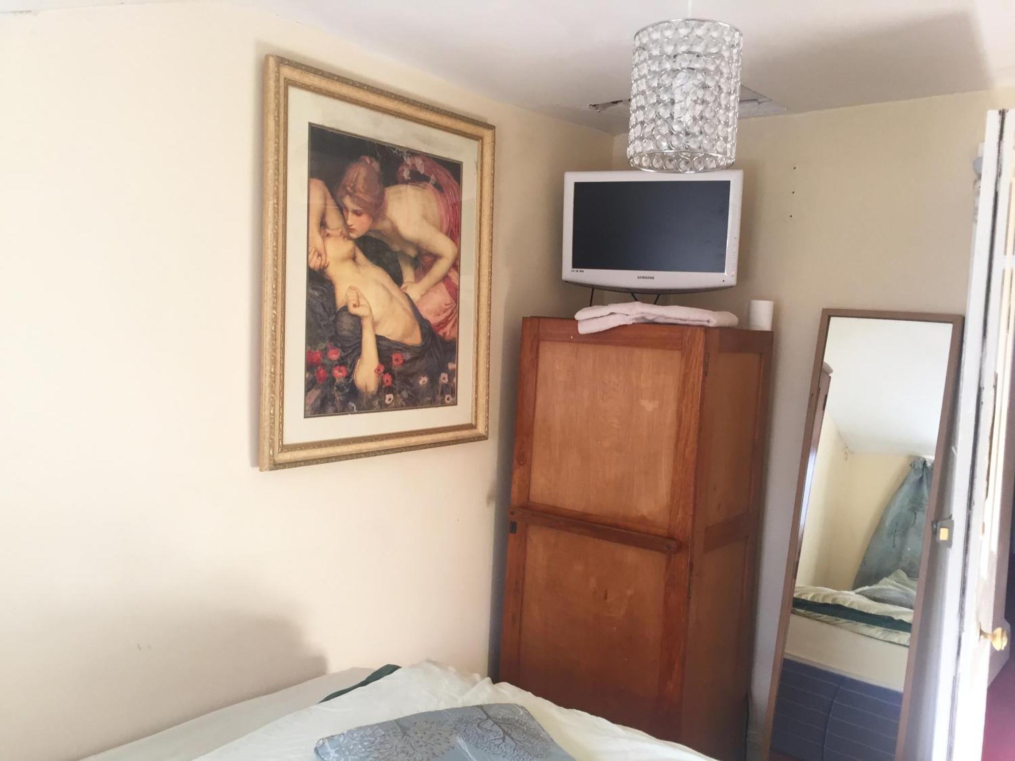 Embassie Backpackers Hostel