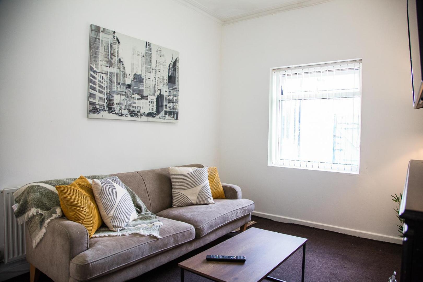 6 Beds, Up To 22 Percent- Contractors Dream * Liverpool