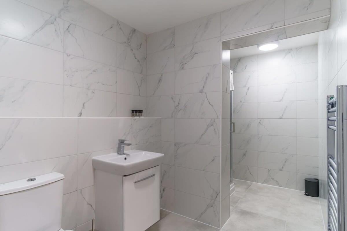 Contemporary 1 Bedroom In Liverpool