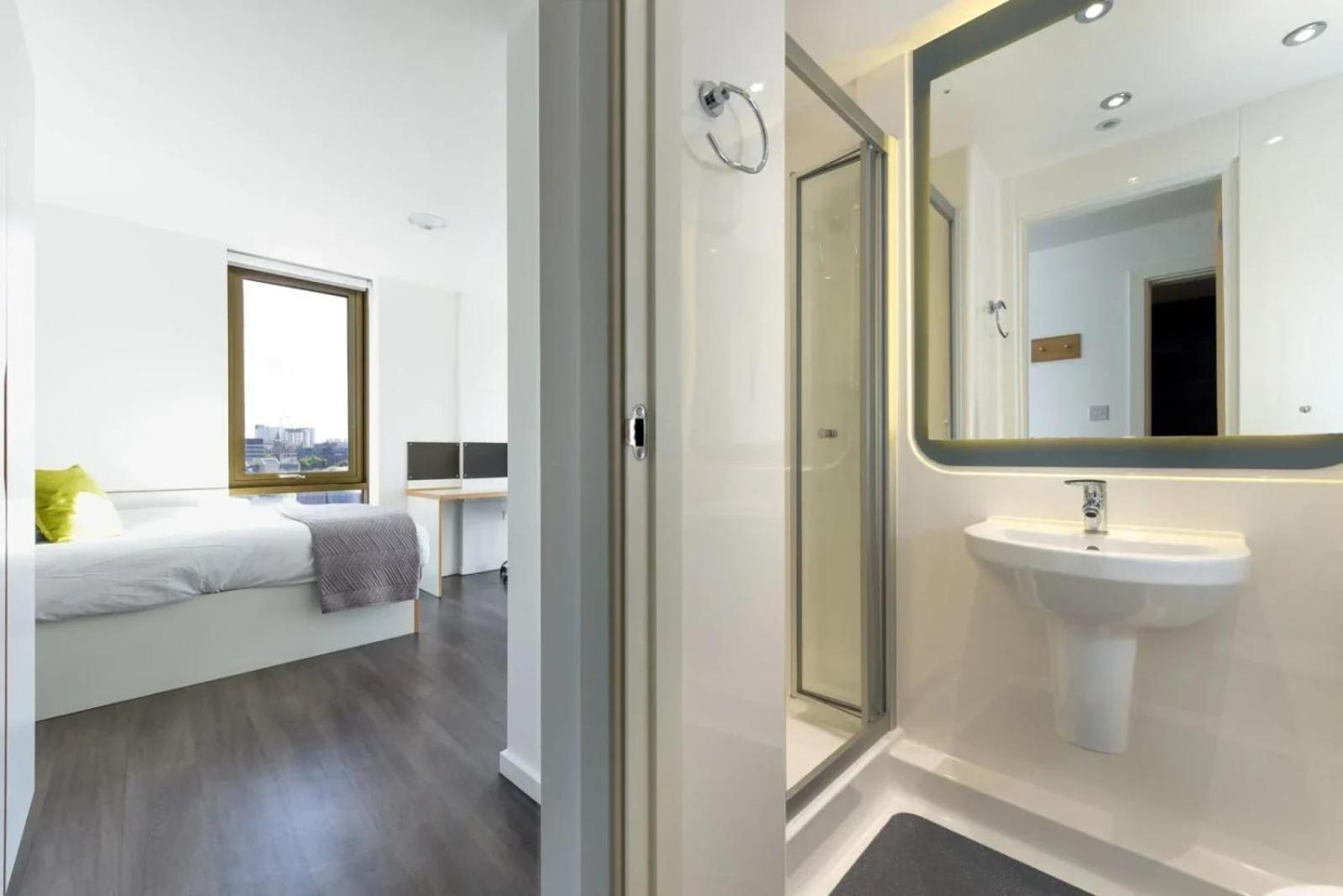 Apartment For Students Only Byrom Point In