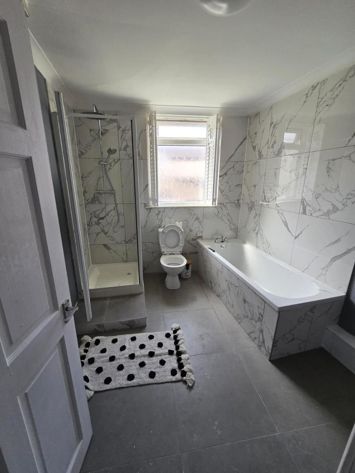 Light-filled 3-bedroom In Sleep 7 Liverpool