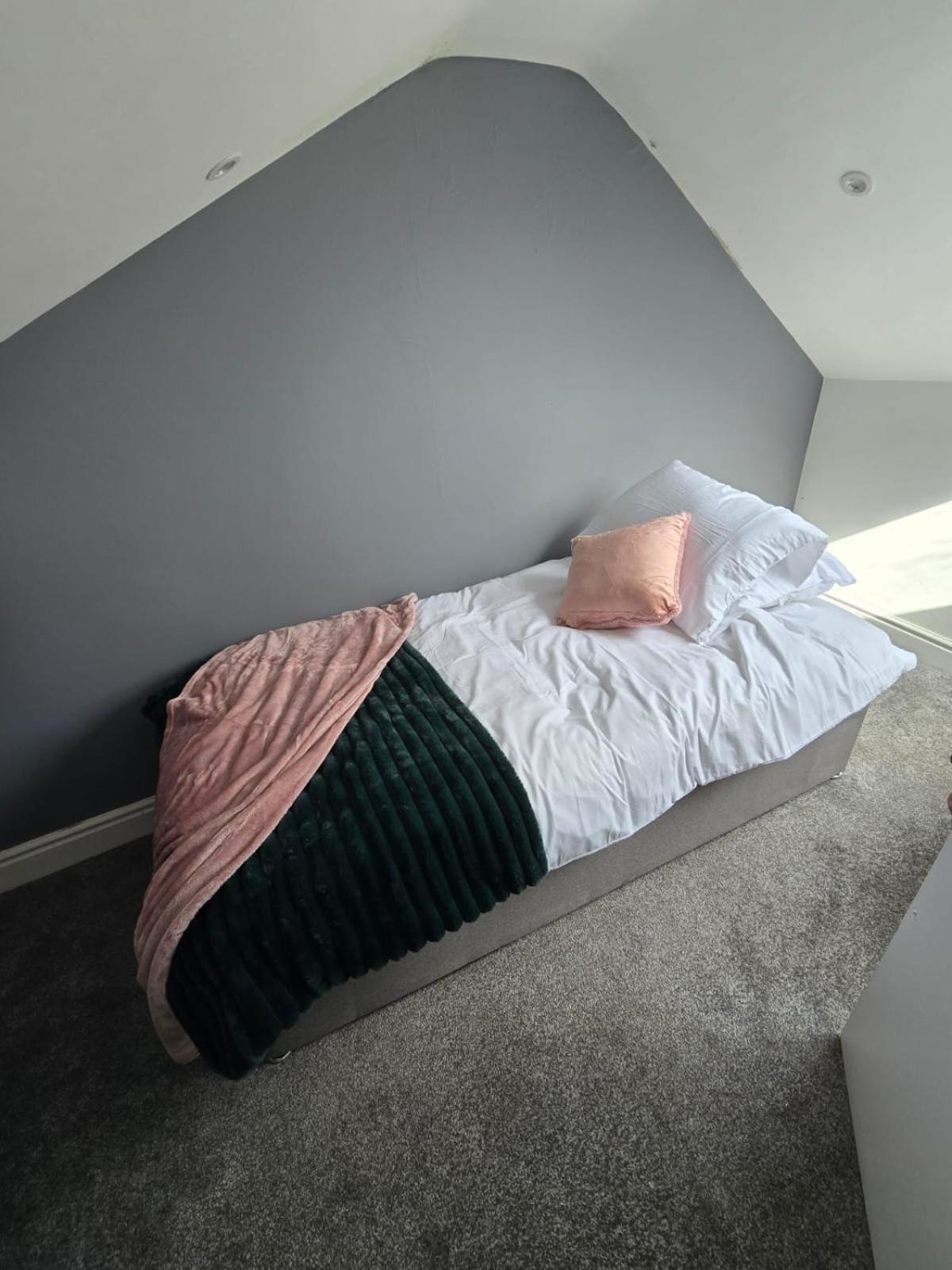 Apartment Light-filled 3-bedroom In Sleep 7 Liverpool