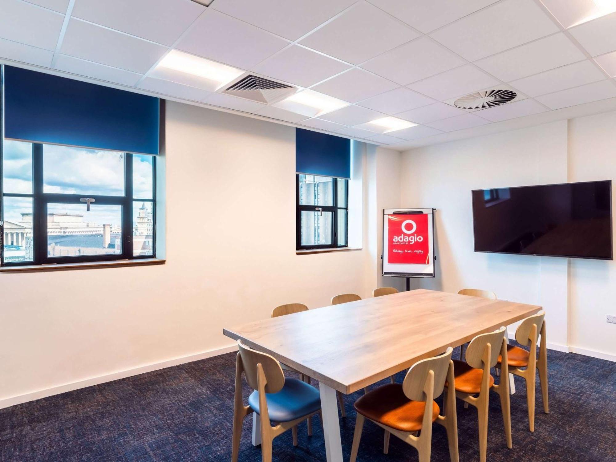 Adagio Centre Aparthotel 4*