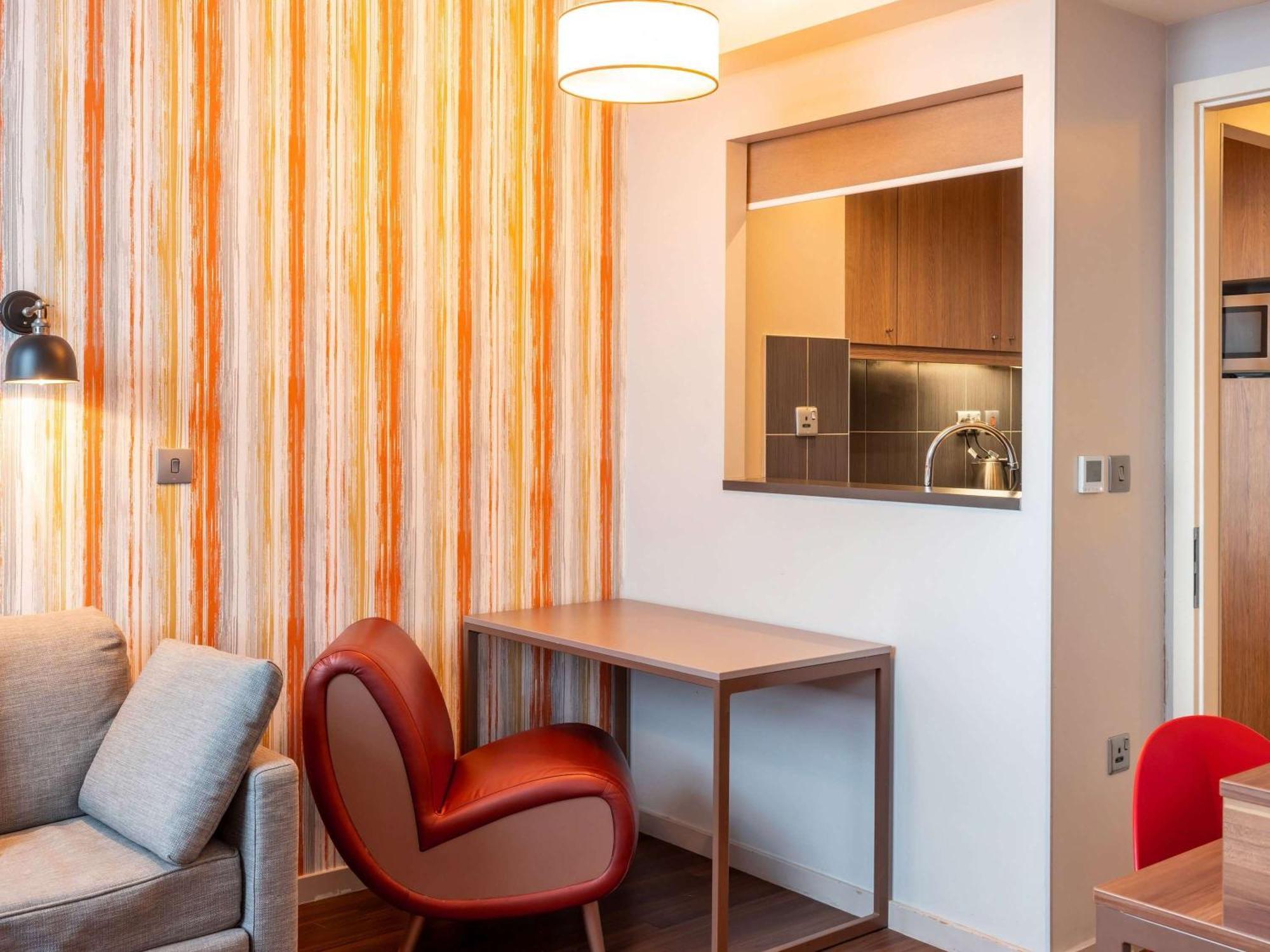 Adagio Centre 4*