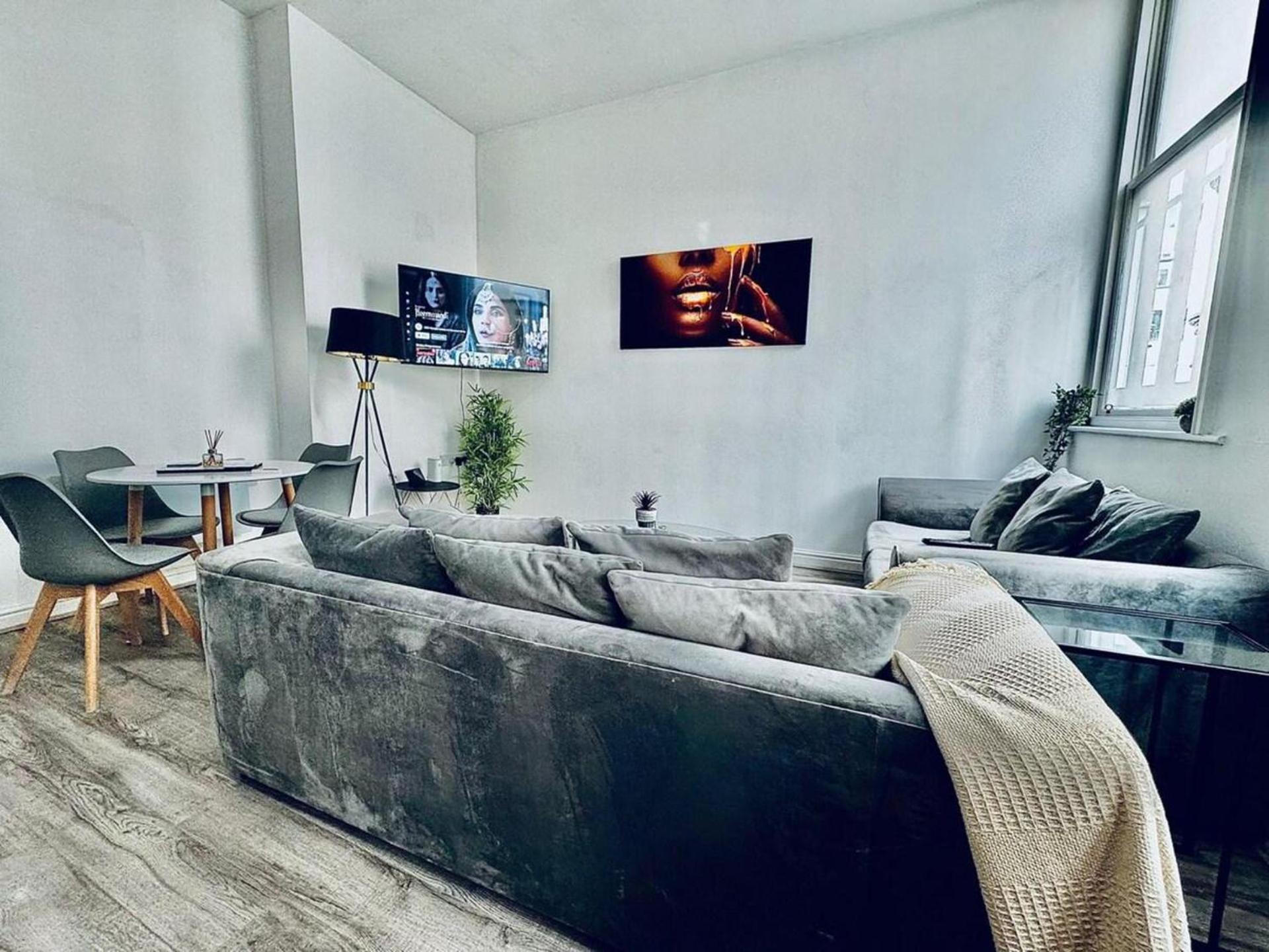 Captivating 2-bed In *