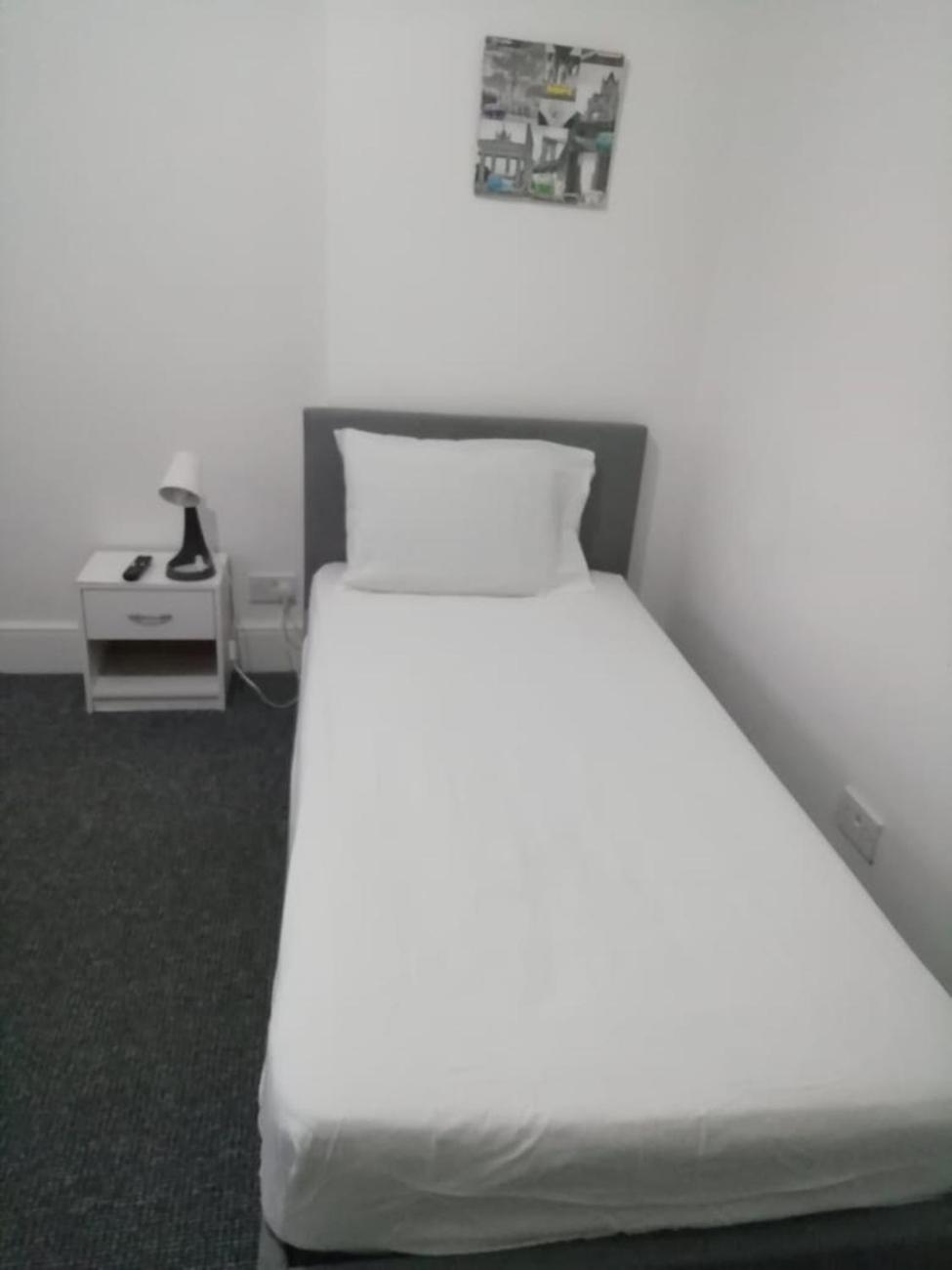 Bed & Breakfast Single Shared Bathroom Free Street Parking Near Anfield Lfc