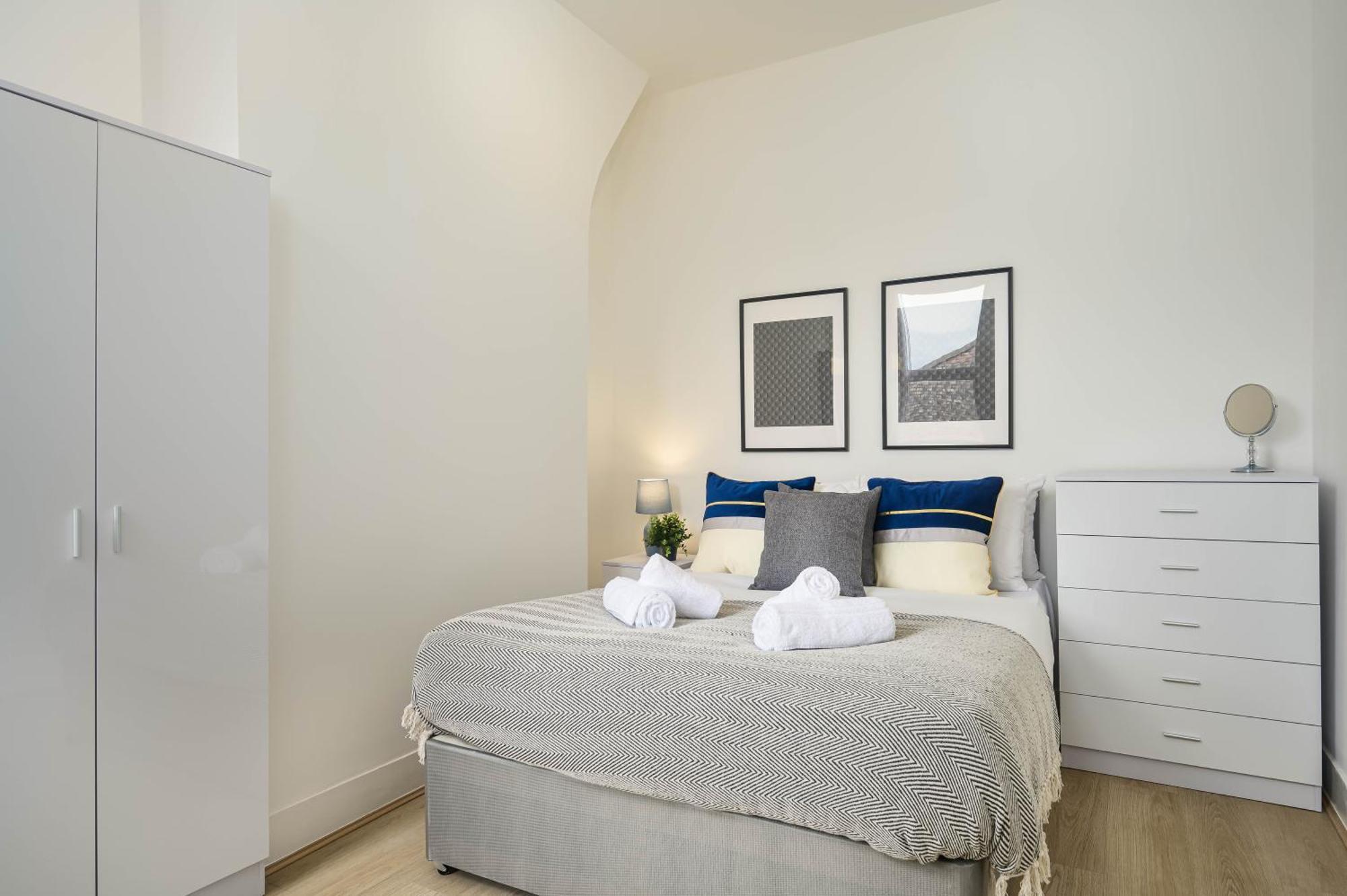 Kinsley House - - 4 Bedroom Liverpool