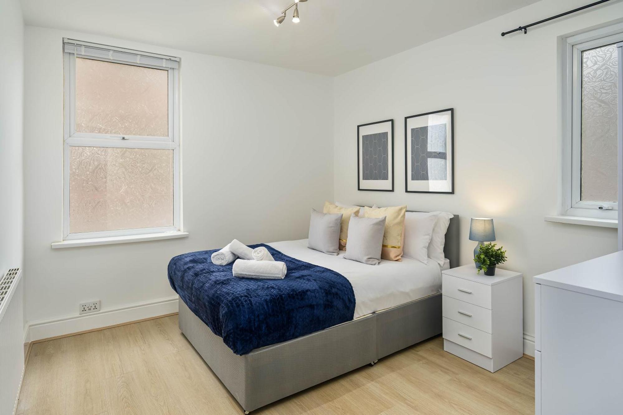 Kinsley House - - 4 Bedroom * Liverpool