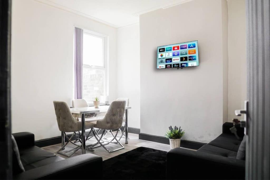 Holiday home Fully Equipped Modern Perfect For Contractors, Relocators