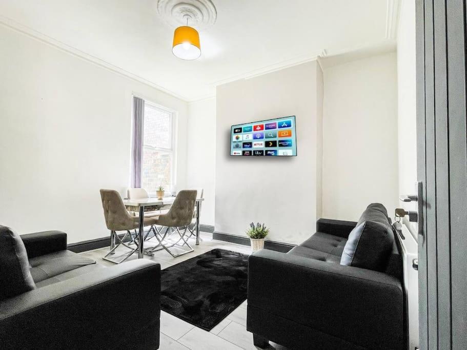 Holiday home Fully Equipped Modern Perfect For Contractors, Relocators