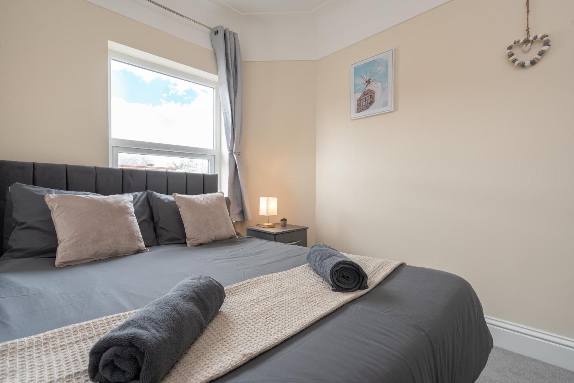 Holiday home Large Cosy House - Free On Street Parking Liverpool