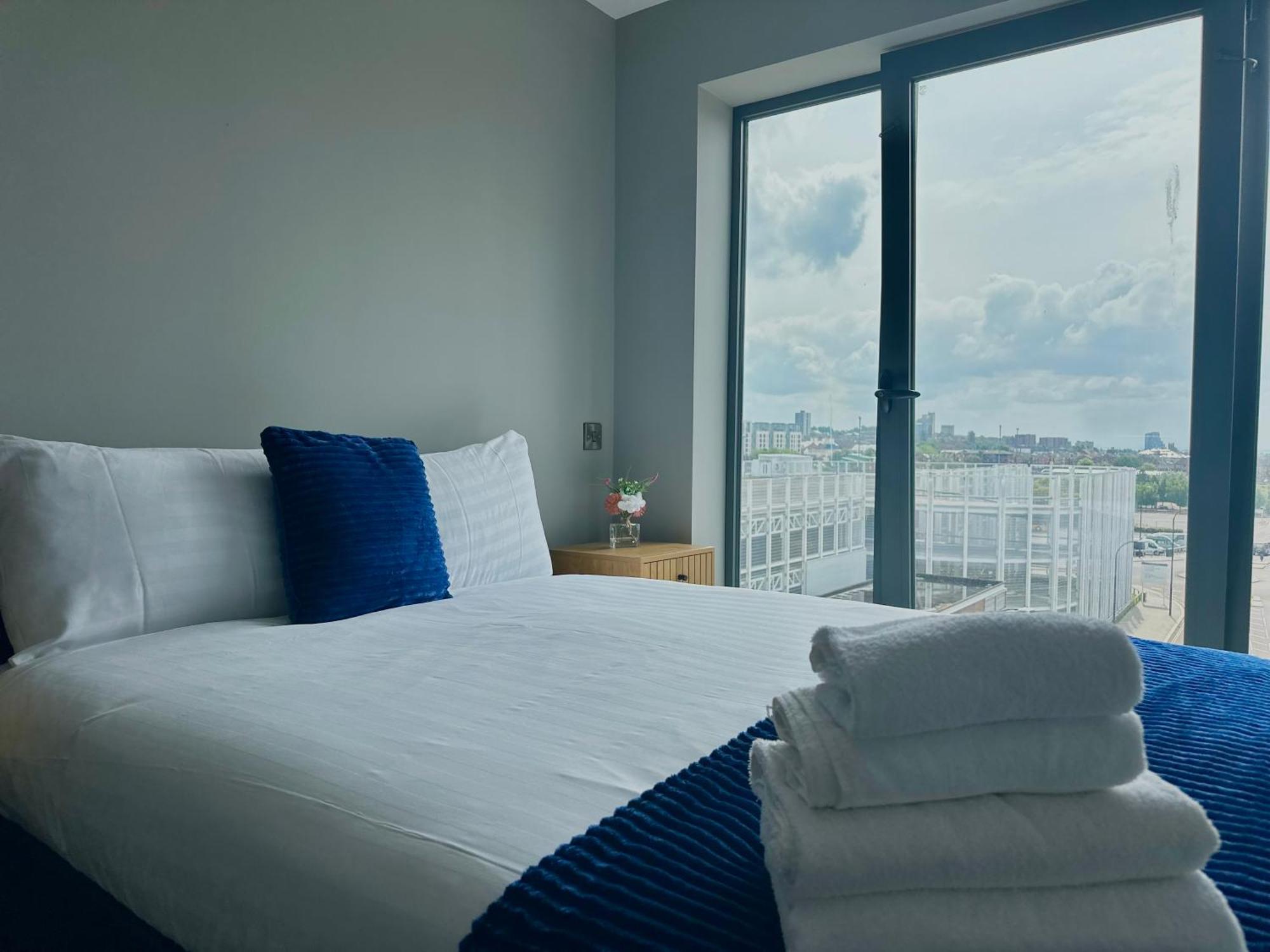 Monarchs Quay Arena By Happy Days Apartment *