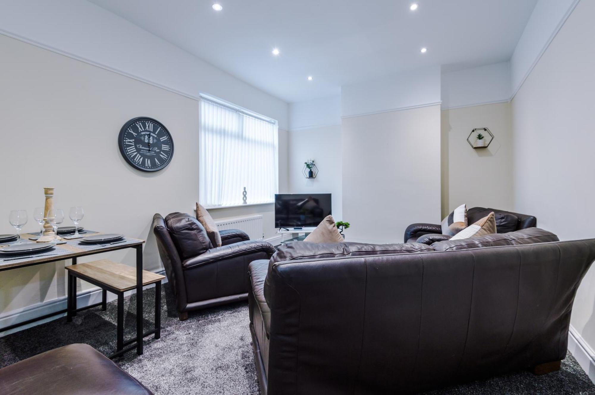 Air Host & - Cherry Lane Hideaway - 3br Holiday home Liverpool