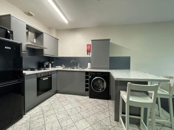 Ryan I Air I - 102 Mill Street - Free Parking Aparthotel *