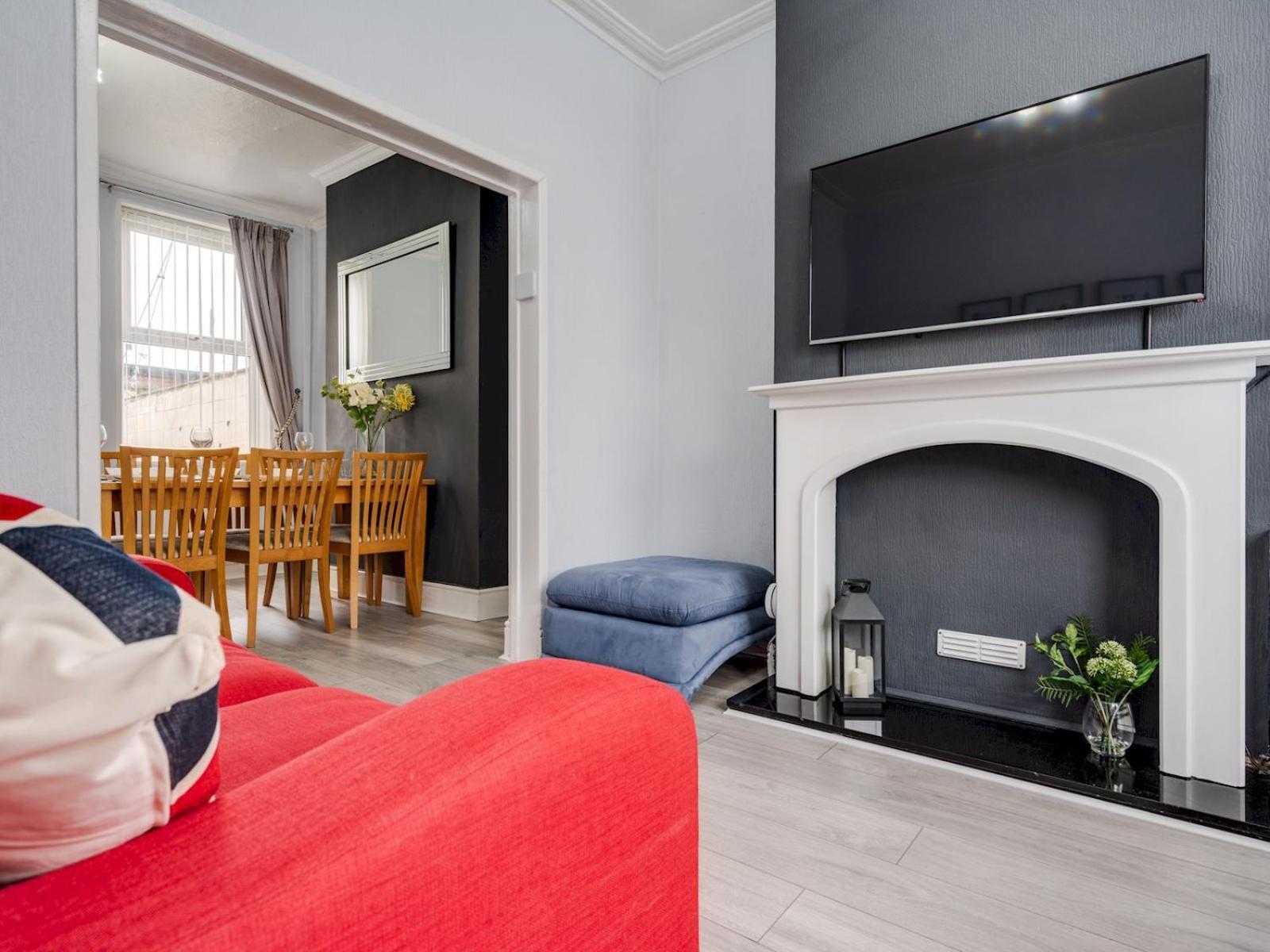 Pass The Keys Ruiskin St - Kirkdale Terrace Sleeps 5 Parking *