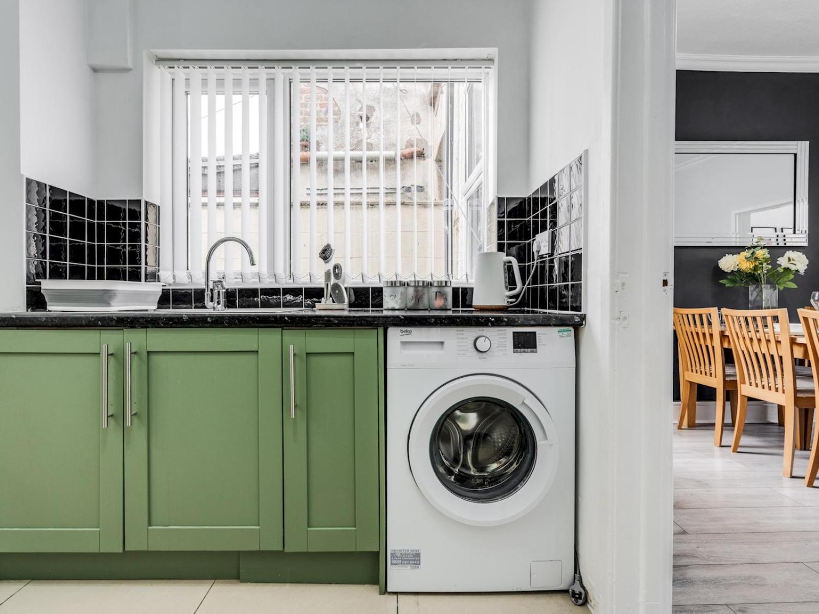 Pass The Keys Ruiskin St - Kirkdale Terrace Sleeps 5 Parking * Liverpool