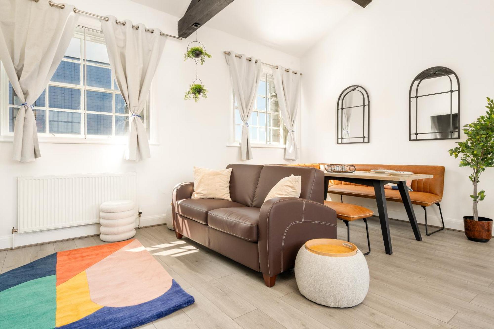 Wood Street - Stylish Prime Location By Vichy Apartment