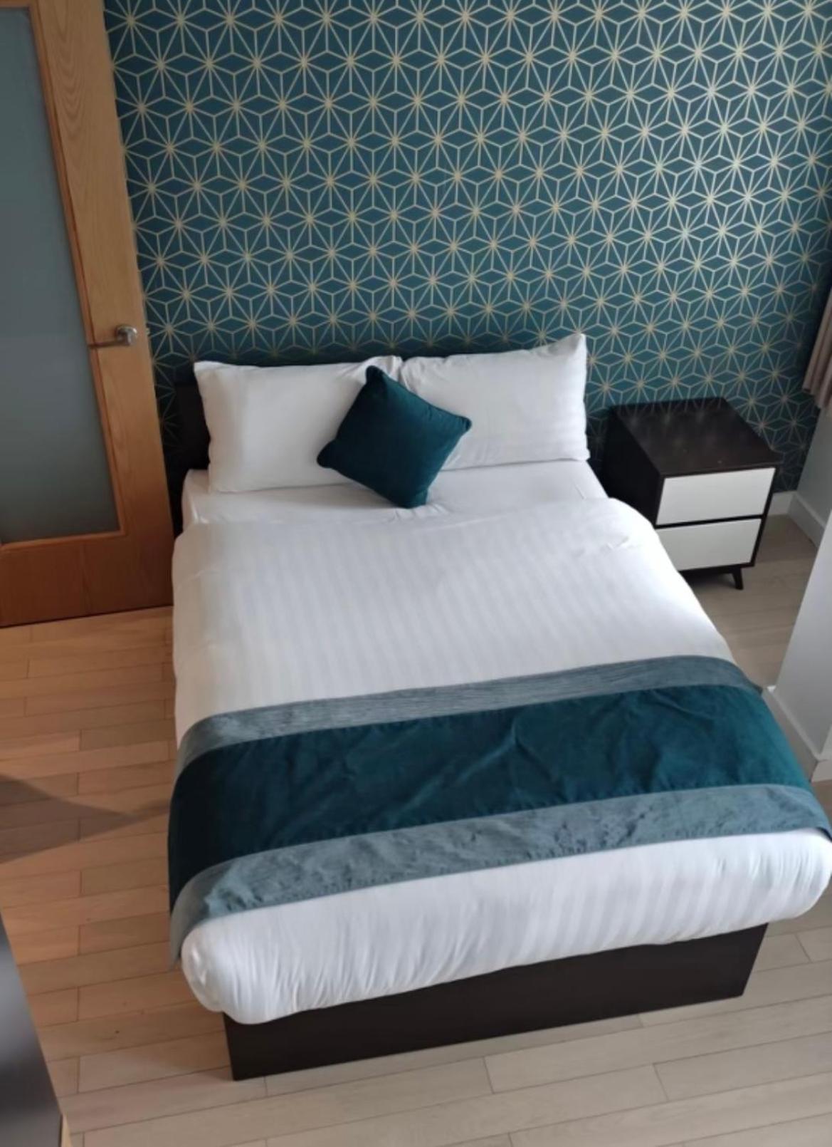 Apartment Victoria Street Sleeps 2 *