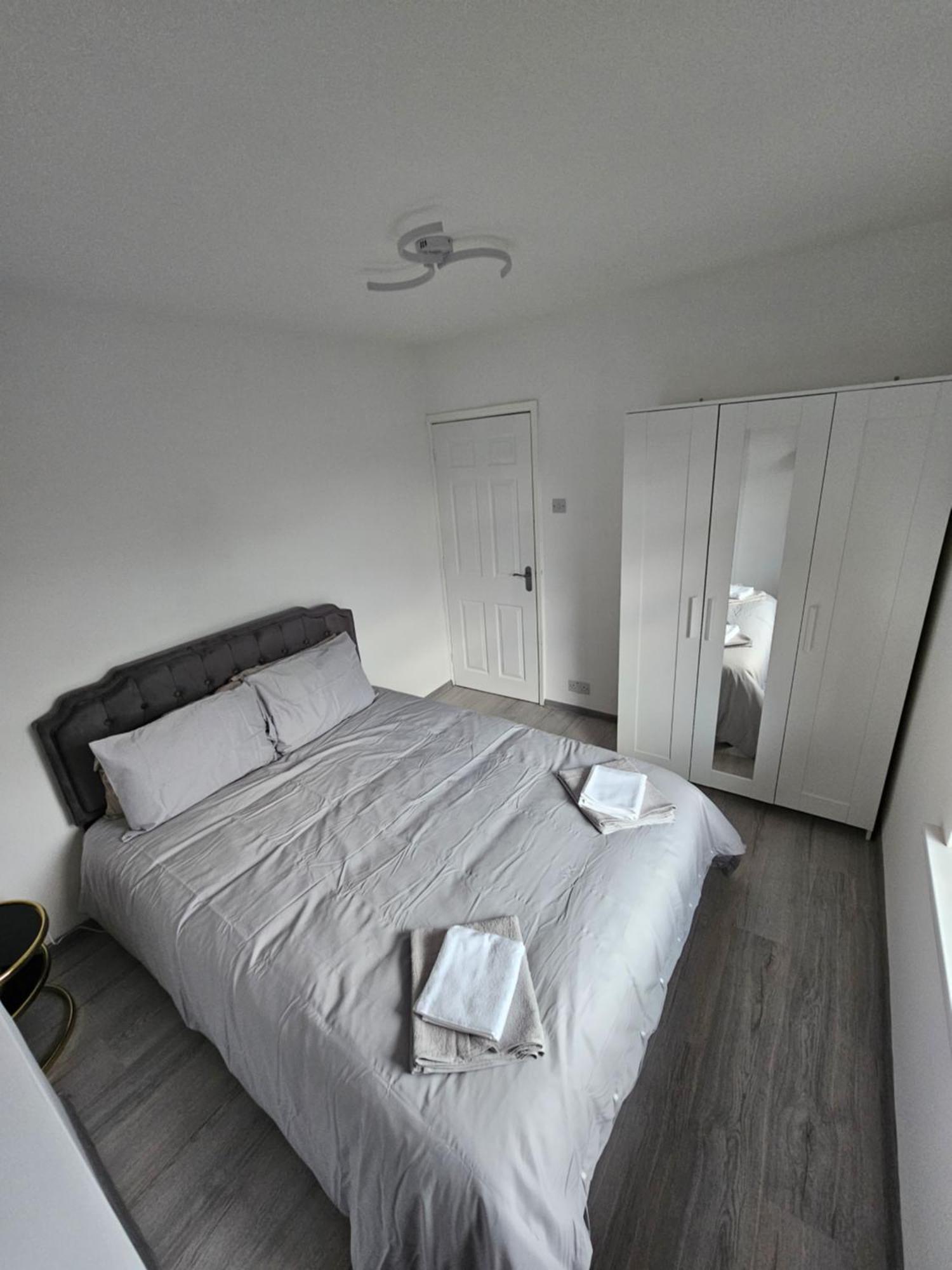 Apartment Woolfall Heath Avenue