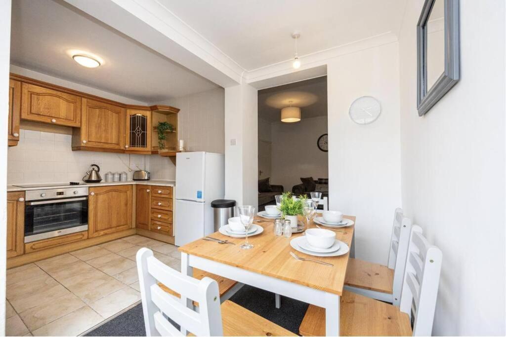 Cosy 4br House Near Center *