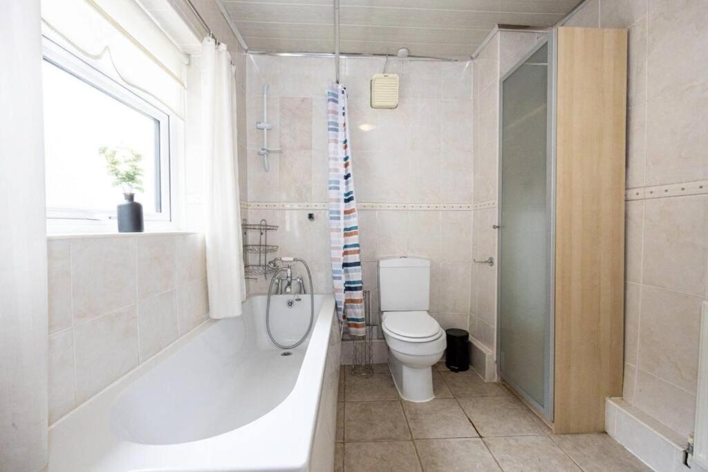 Cosy 4br House Near Center Apartment