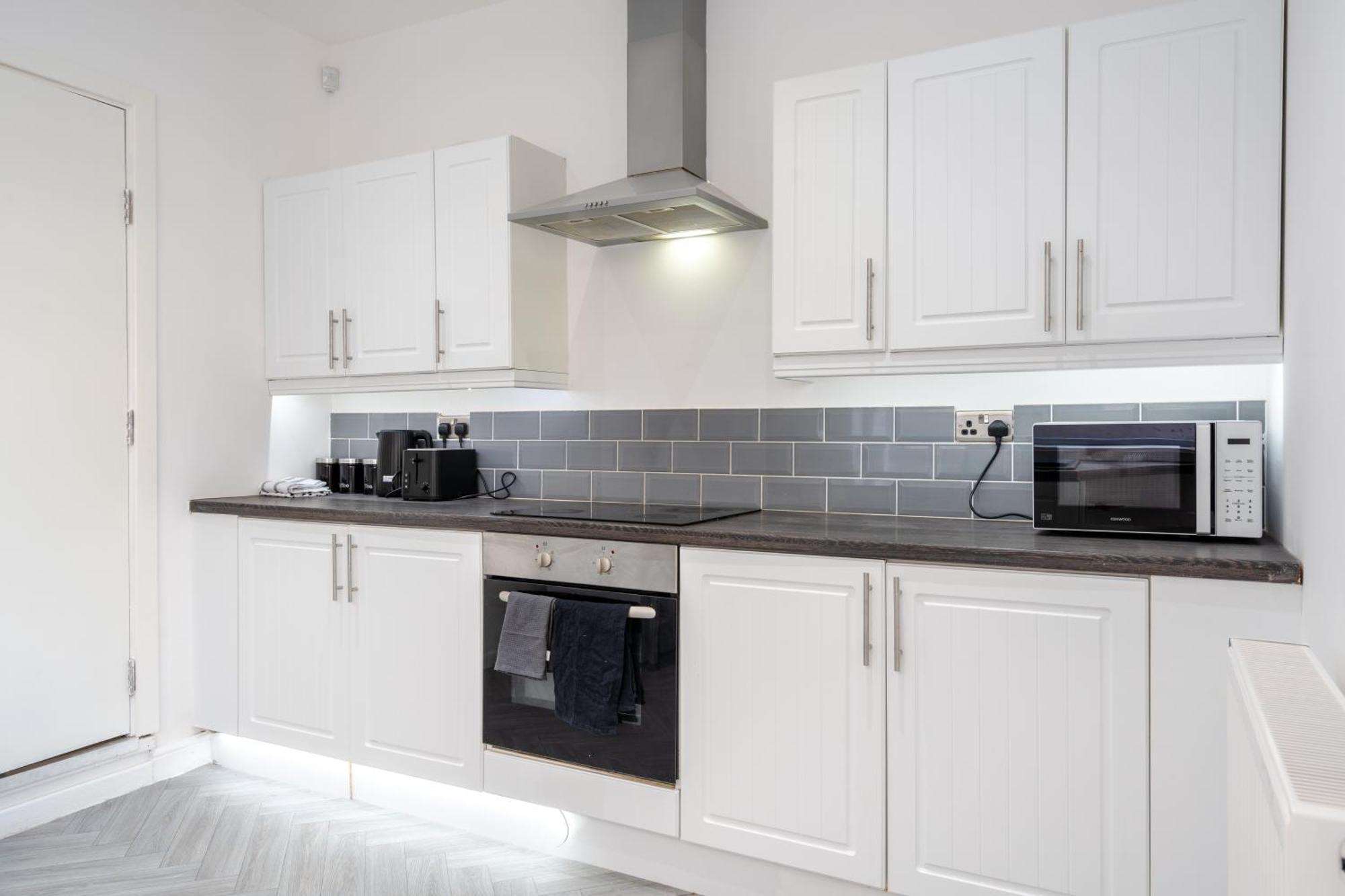 Charming & Trendy 4 Bedroom Luxury In Anfield * Liverpool