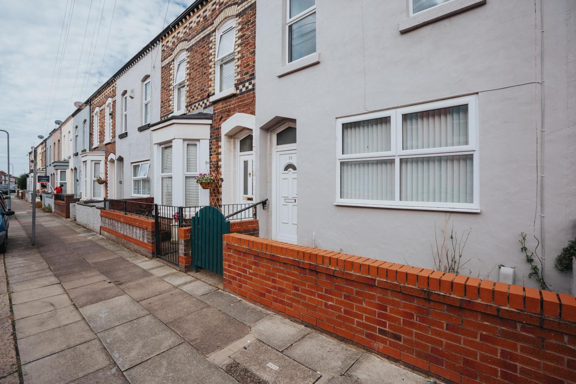 Charming & Trendy 4 Bedroom Luxury In Anfield *