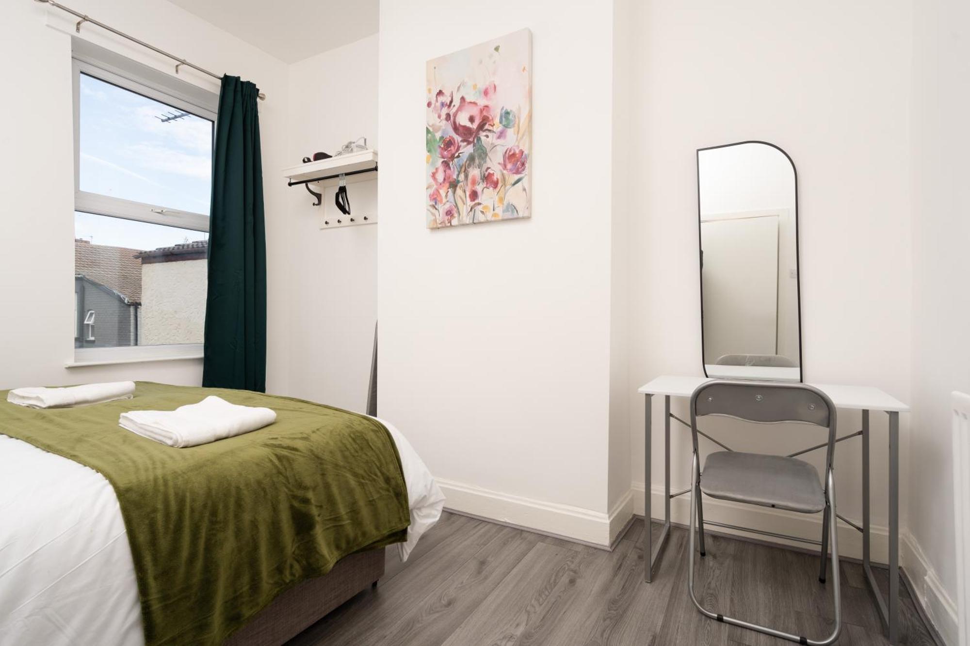 Charming & Trendy 4 Bedroom Luxury In Anfield * Liverpool