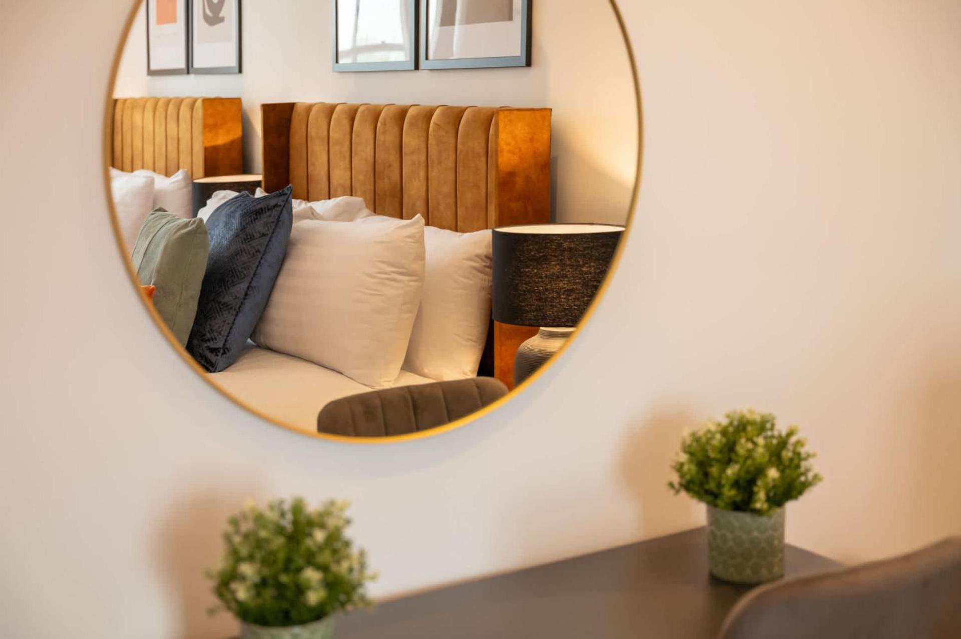 Host & - Princes Place Living *