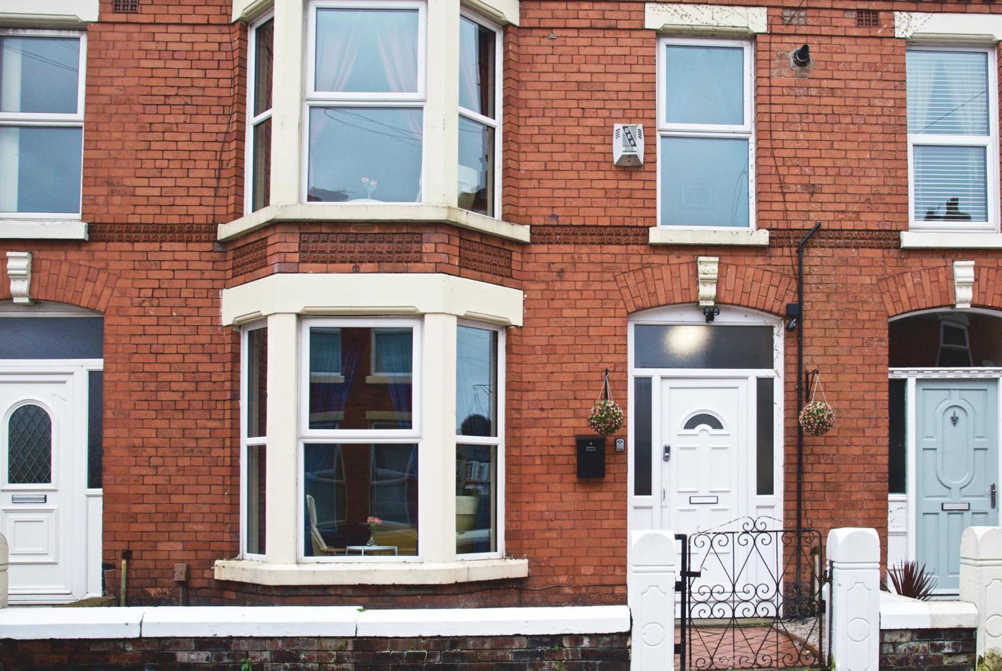 Holiday home Beatles Themed Spacious 5 Bedrooms Terraced House Liverpool