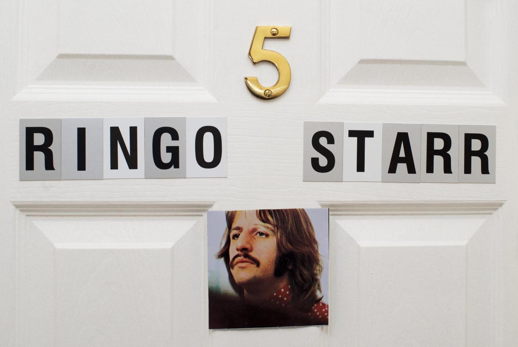 Beatles Themed Spacious 5 Bedrooms Terraced House Liverpool