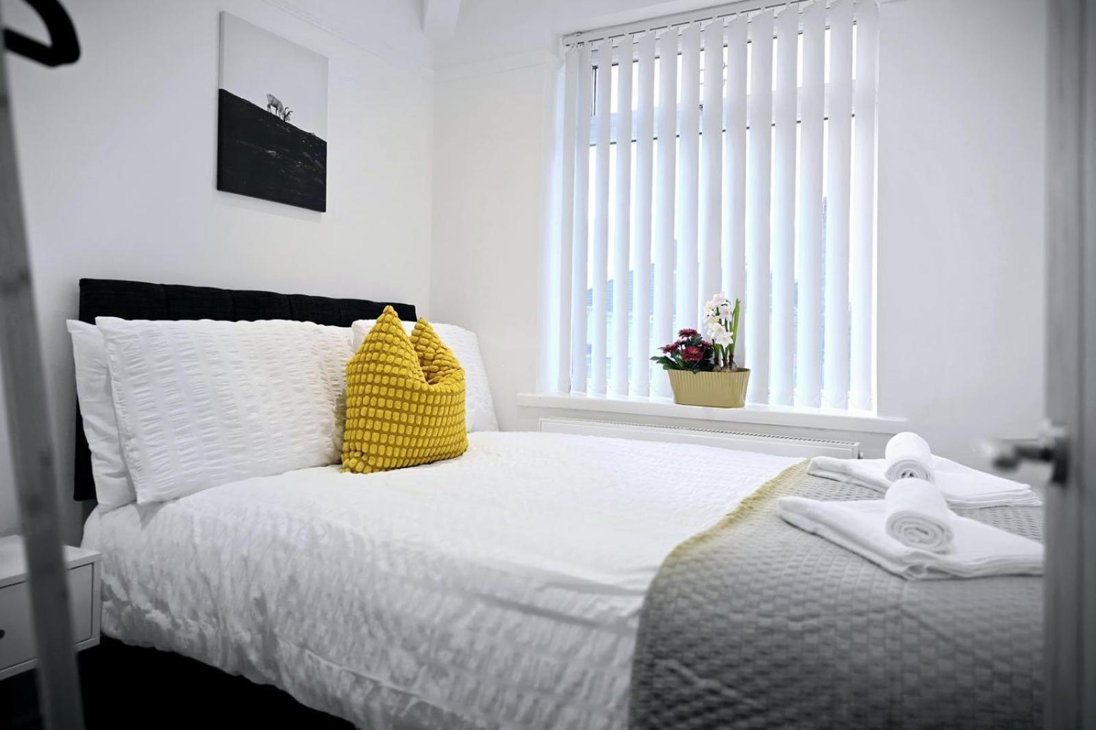 Modern 3 Bedroom Holiday home Liverpool
