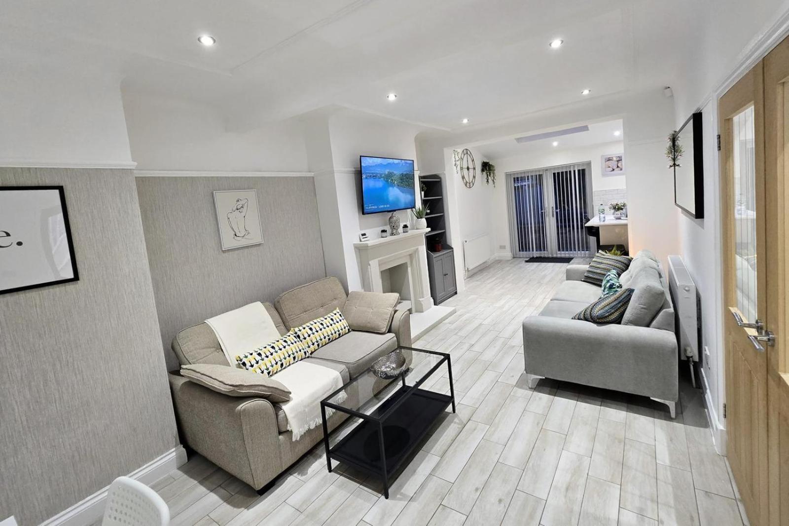 Modern 3 Bedroom Holiday home