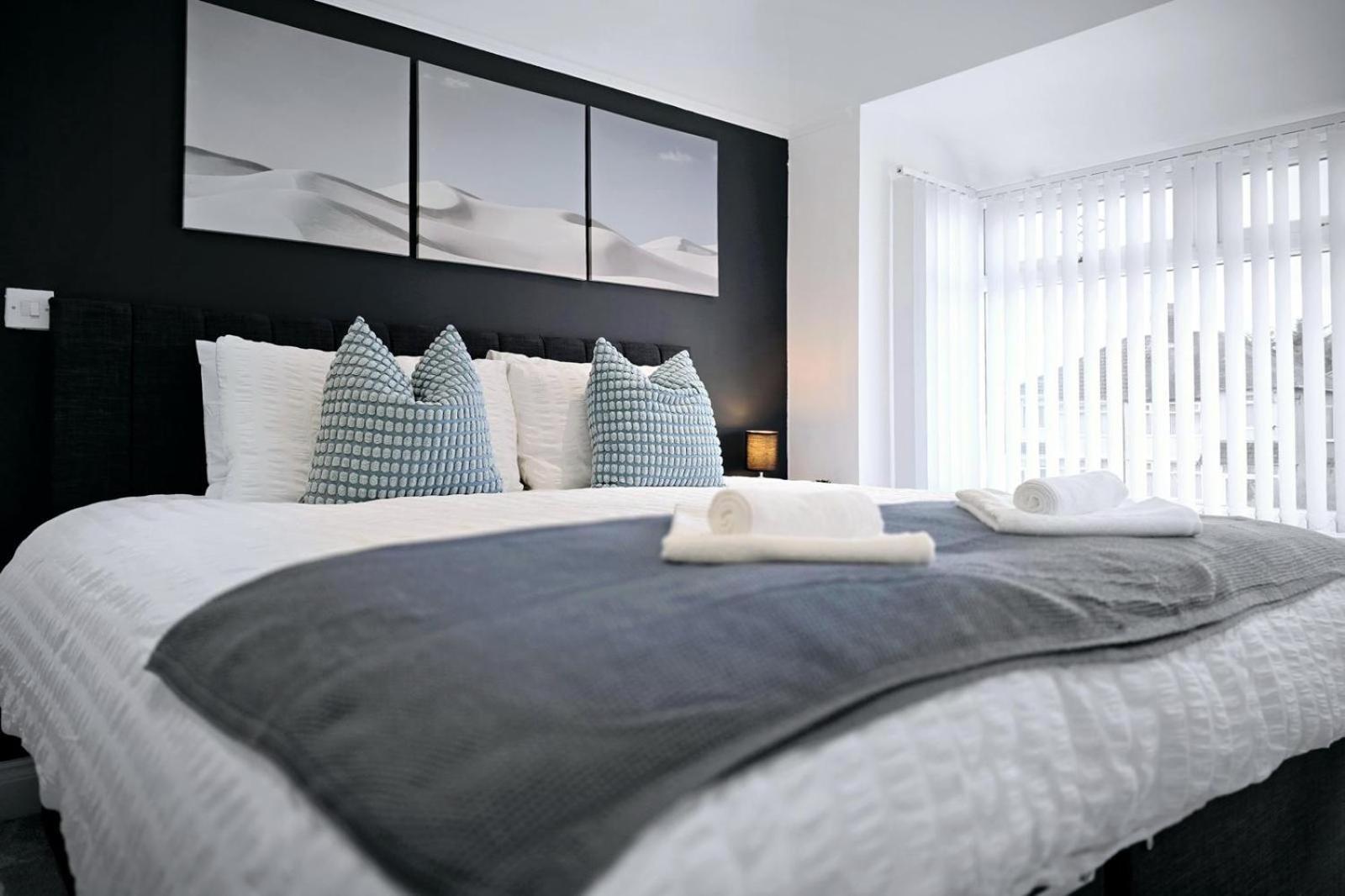 Modern 3 Bedroom *