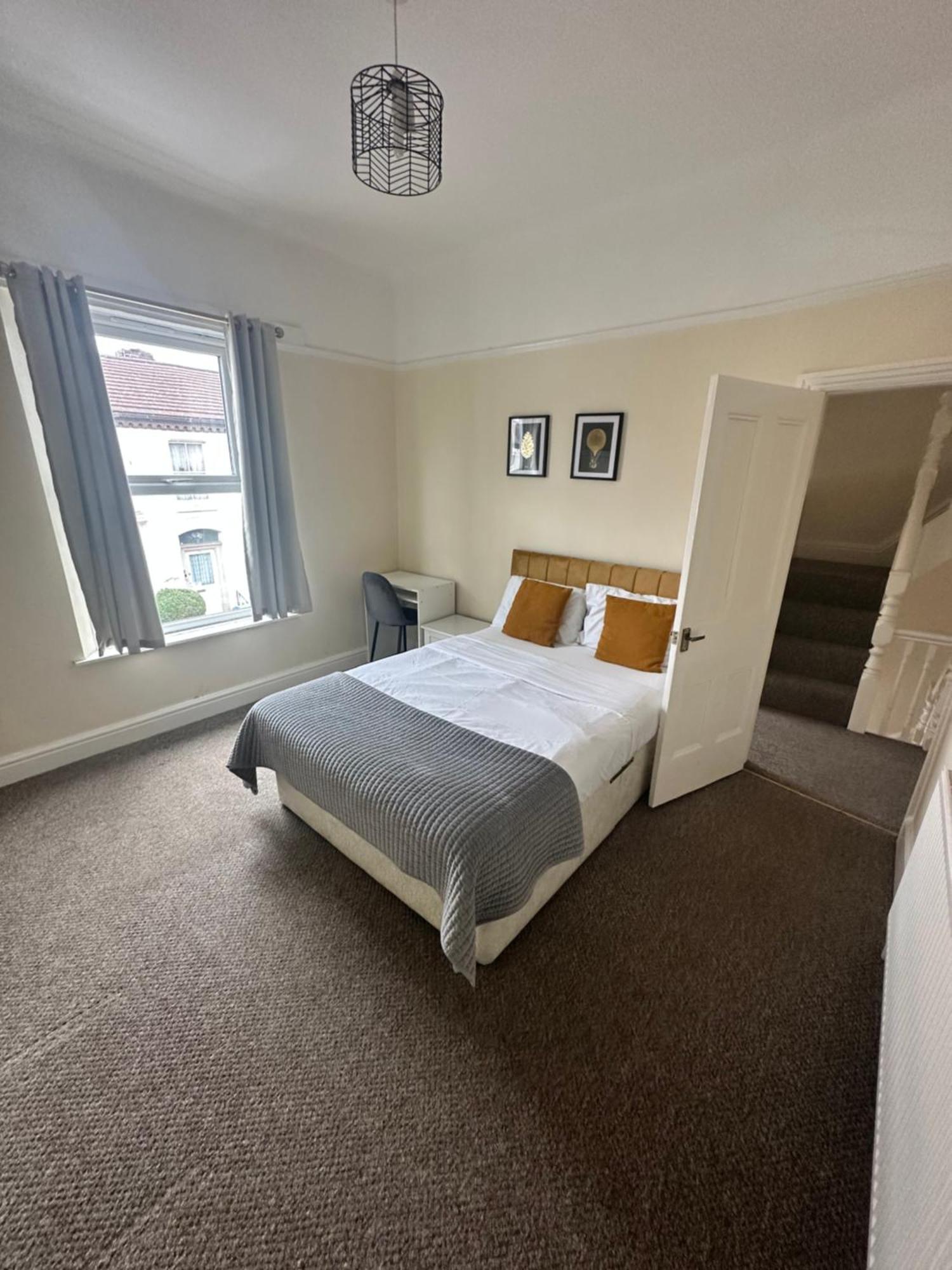 Modern 5 Bedroom House Near Lark Lane Liverpool