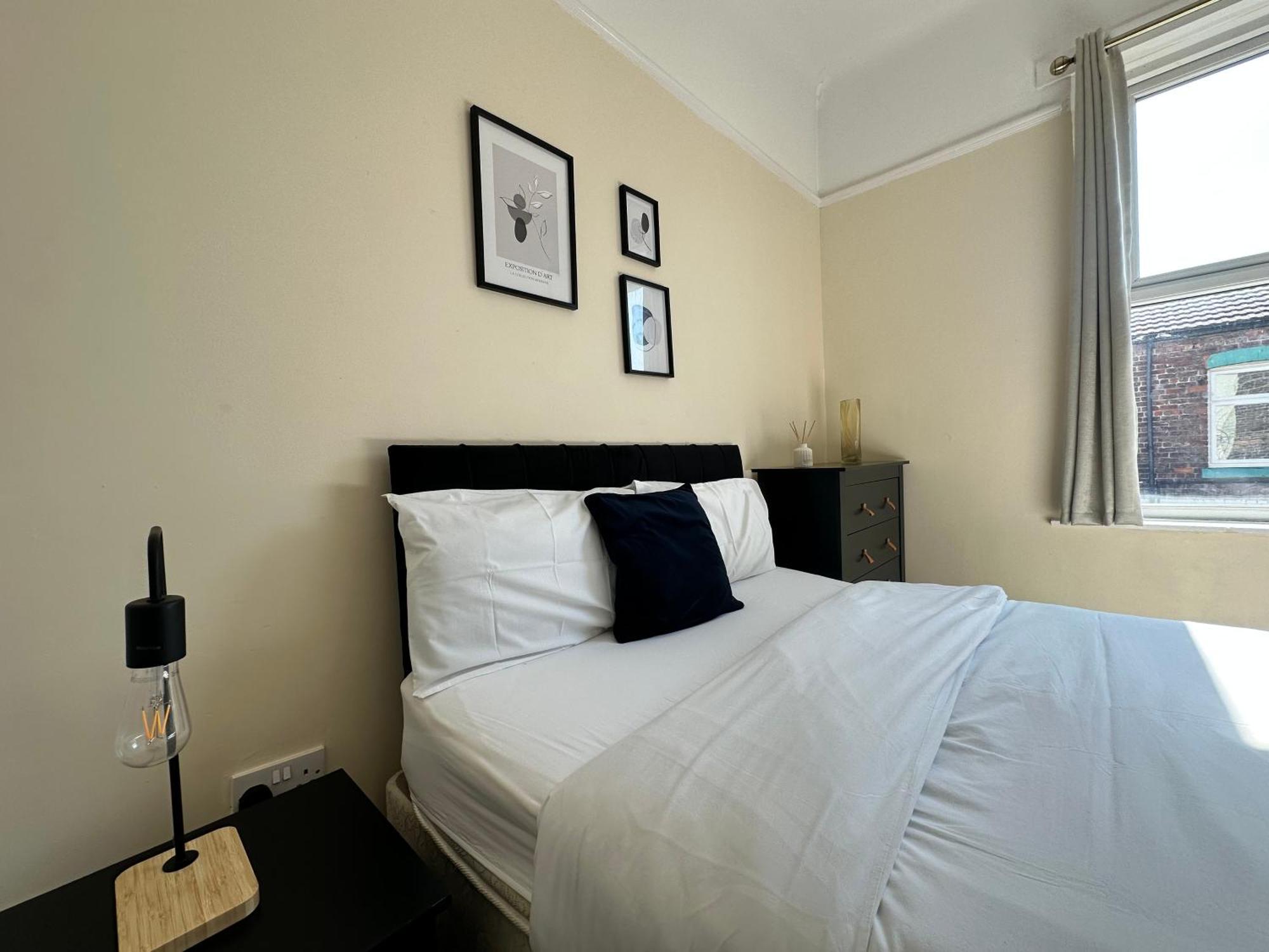 Modern 5 Bedroom House Near Lark Lane * Liverpool