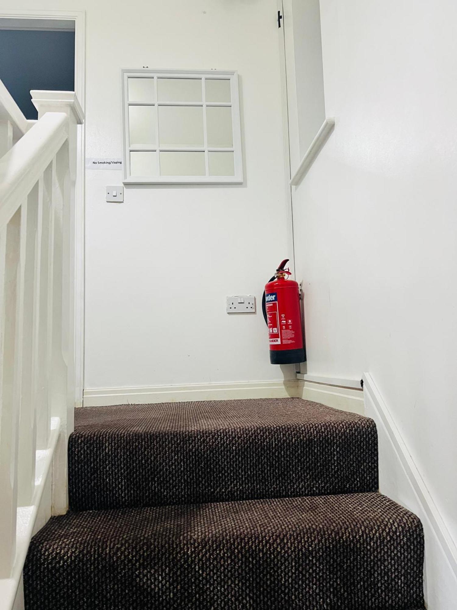 Modern With Free Parking,near To Center Liverpool