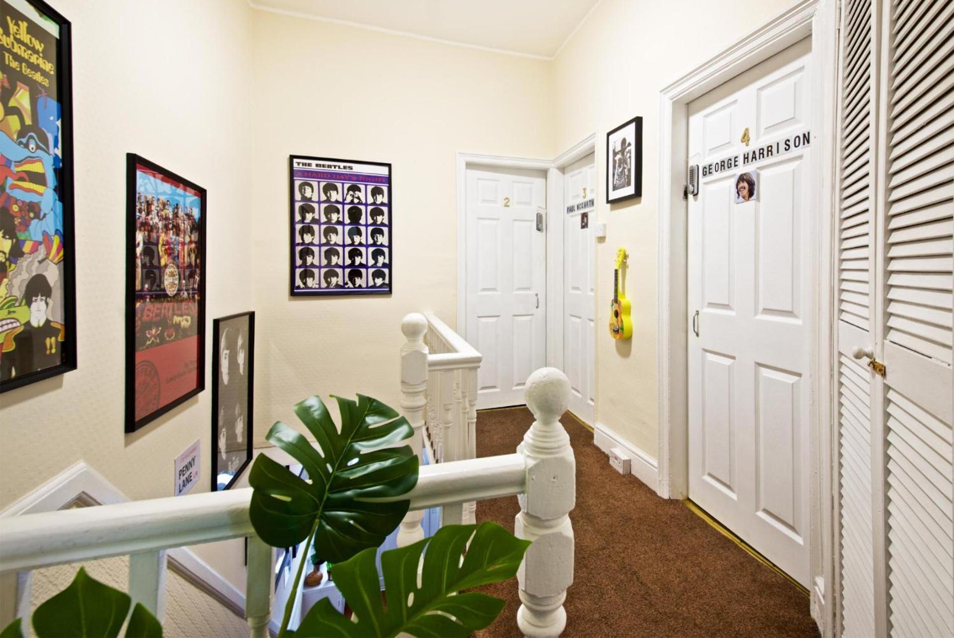 Holiday home Beatles Themed Spacious 5 Bedrooms Terraced House Liverpool