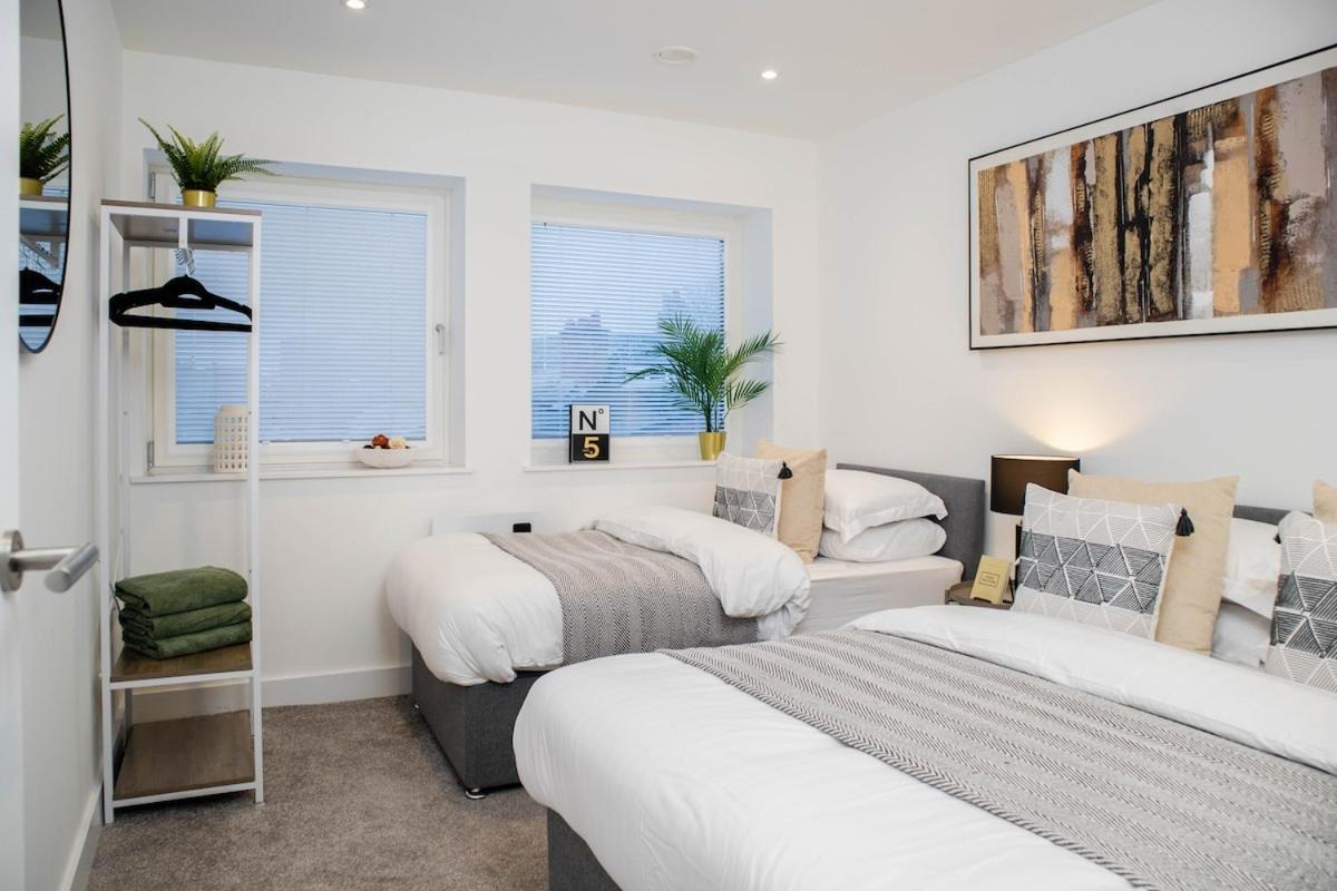 Luxury - Sleeps 5 - Rose Platinum *