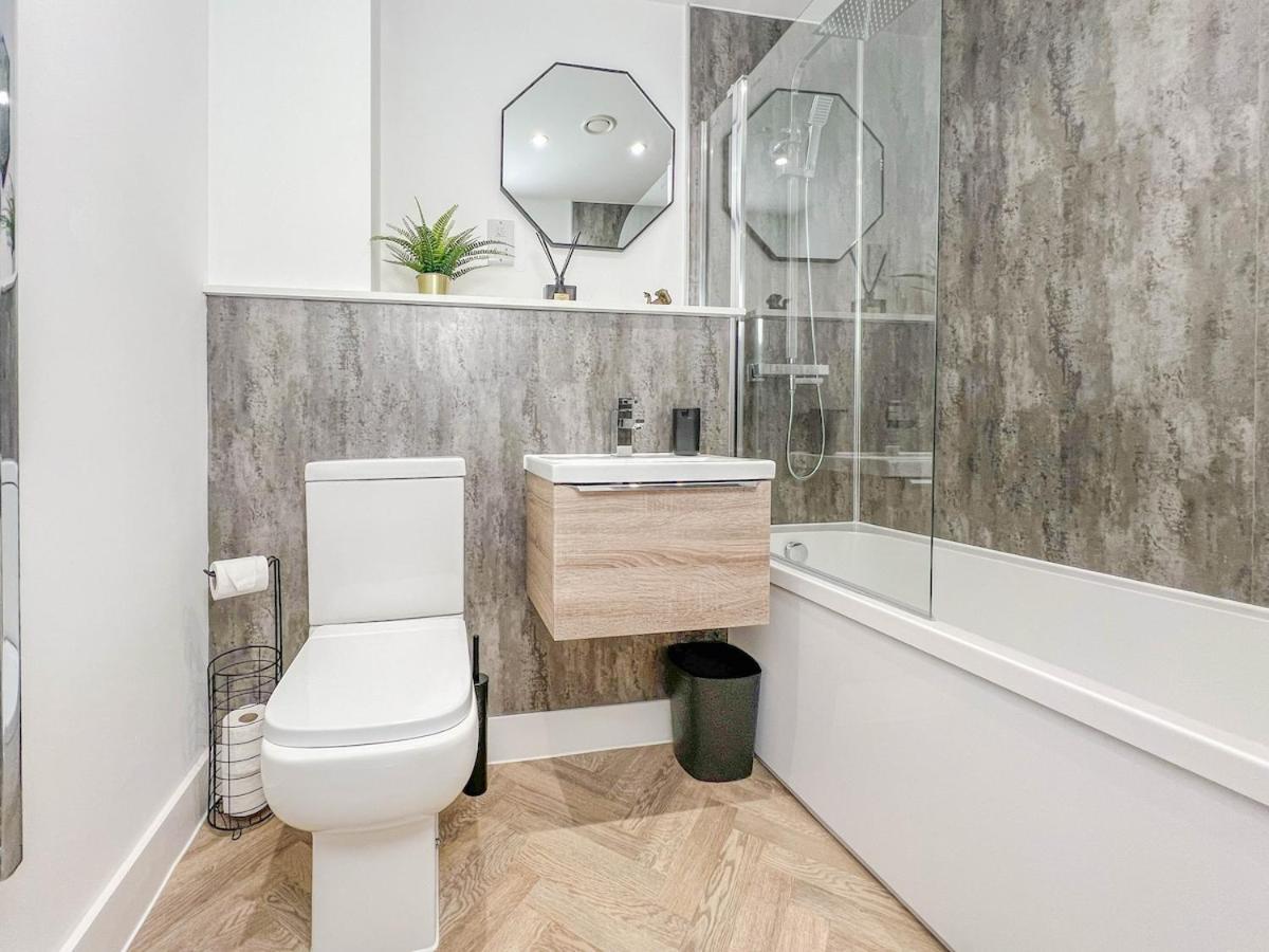 Luxury - Sleeps 5 - Rose Platinum *