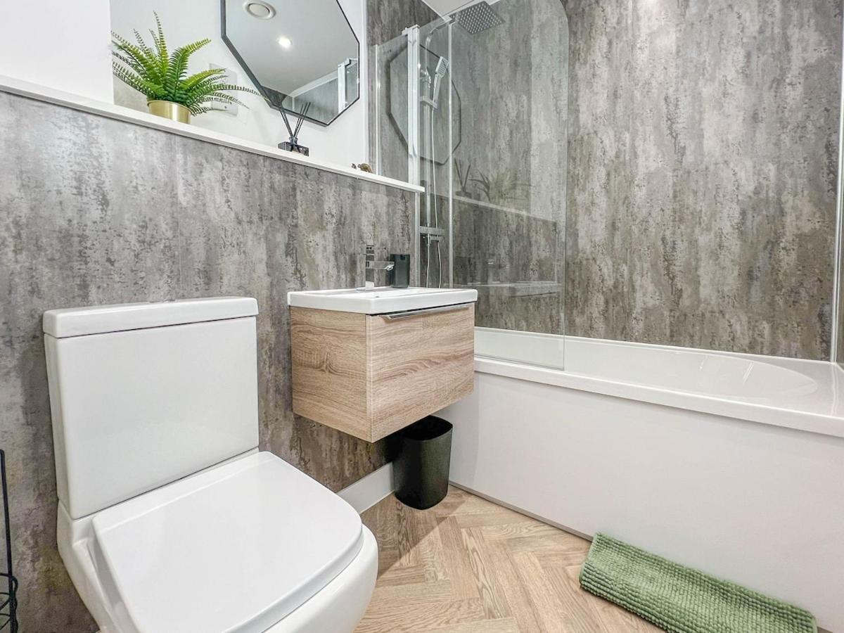 Luxury - Sleeps 5 - Rose Platinum * Liverpool