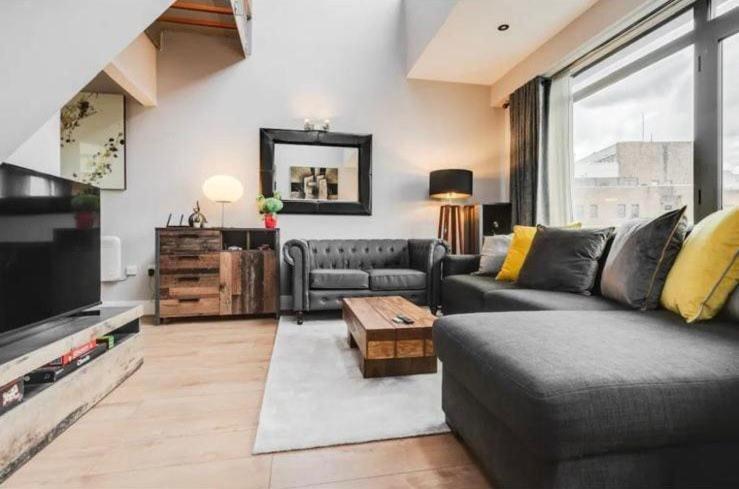 Unique City Centre Penthouse Apartment *