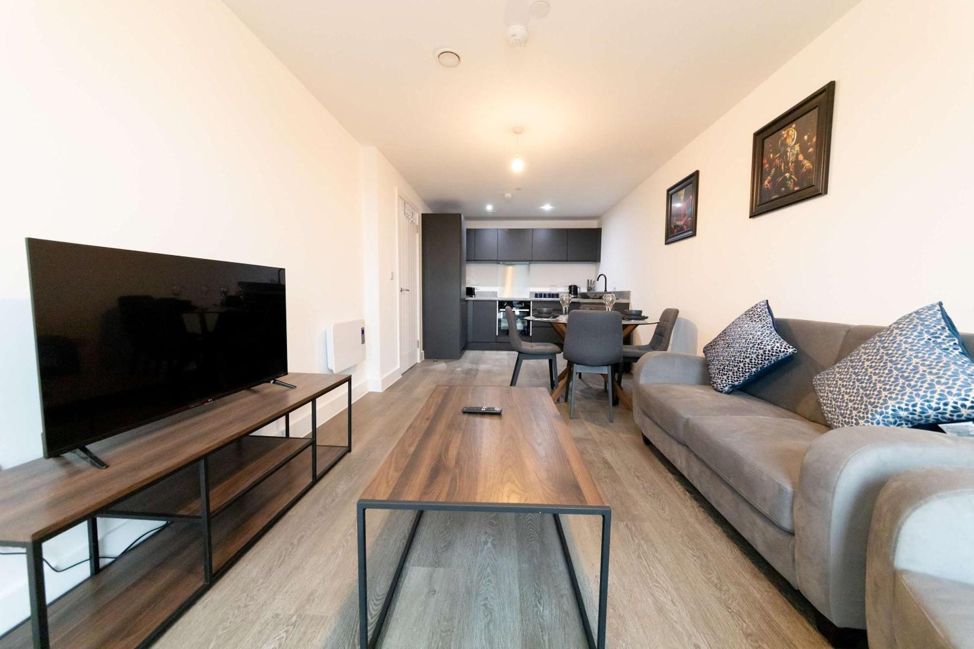 Spacious 1 Bed In W Views Liverpool