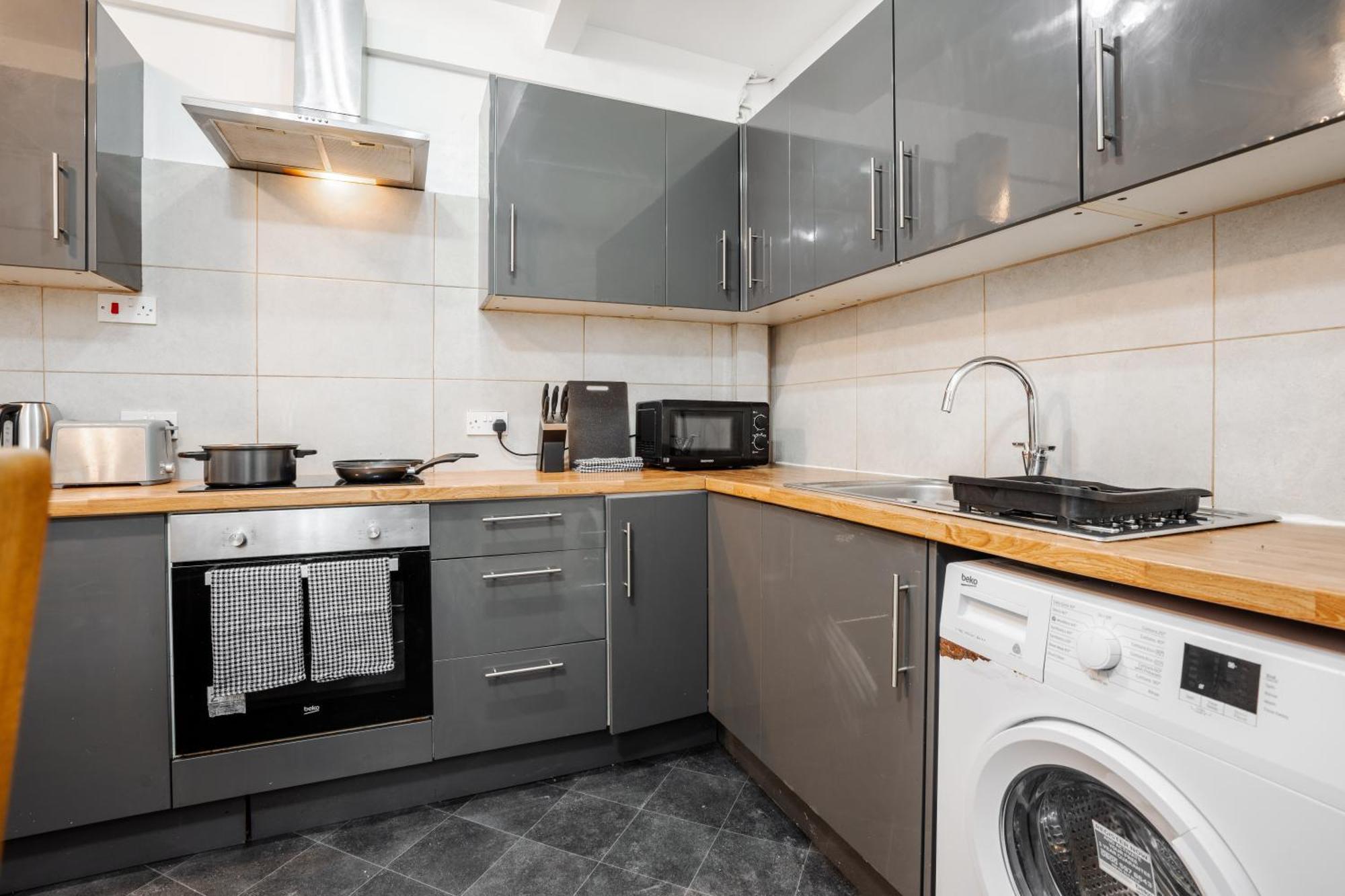 Huge 6br - Perfect For Long Stays! Apartment Liverpool