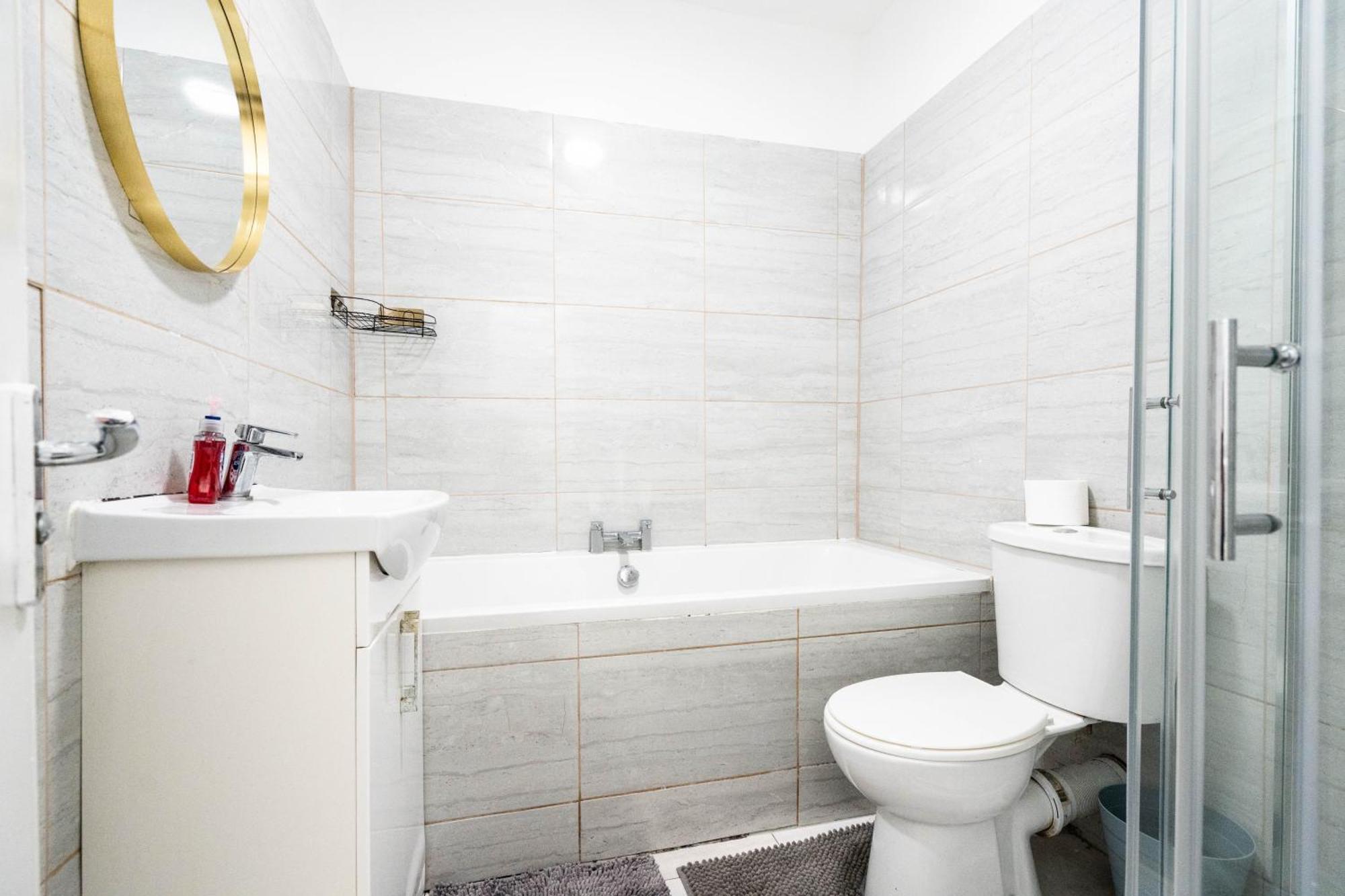 Apartment Huge 6br - Perfect For Long Stays! Liverpool