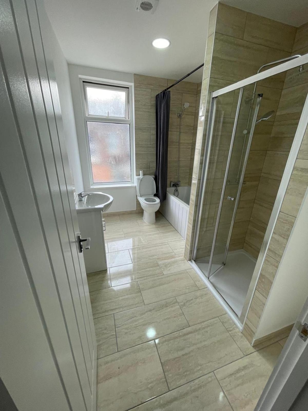 Apartment Cozy 4 Bedroom House In The Heart Of