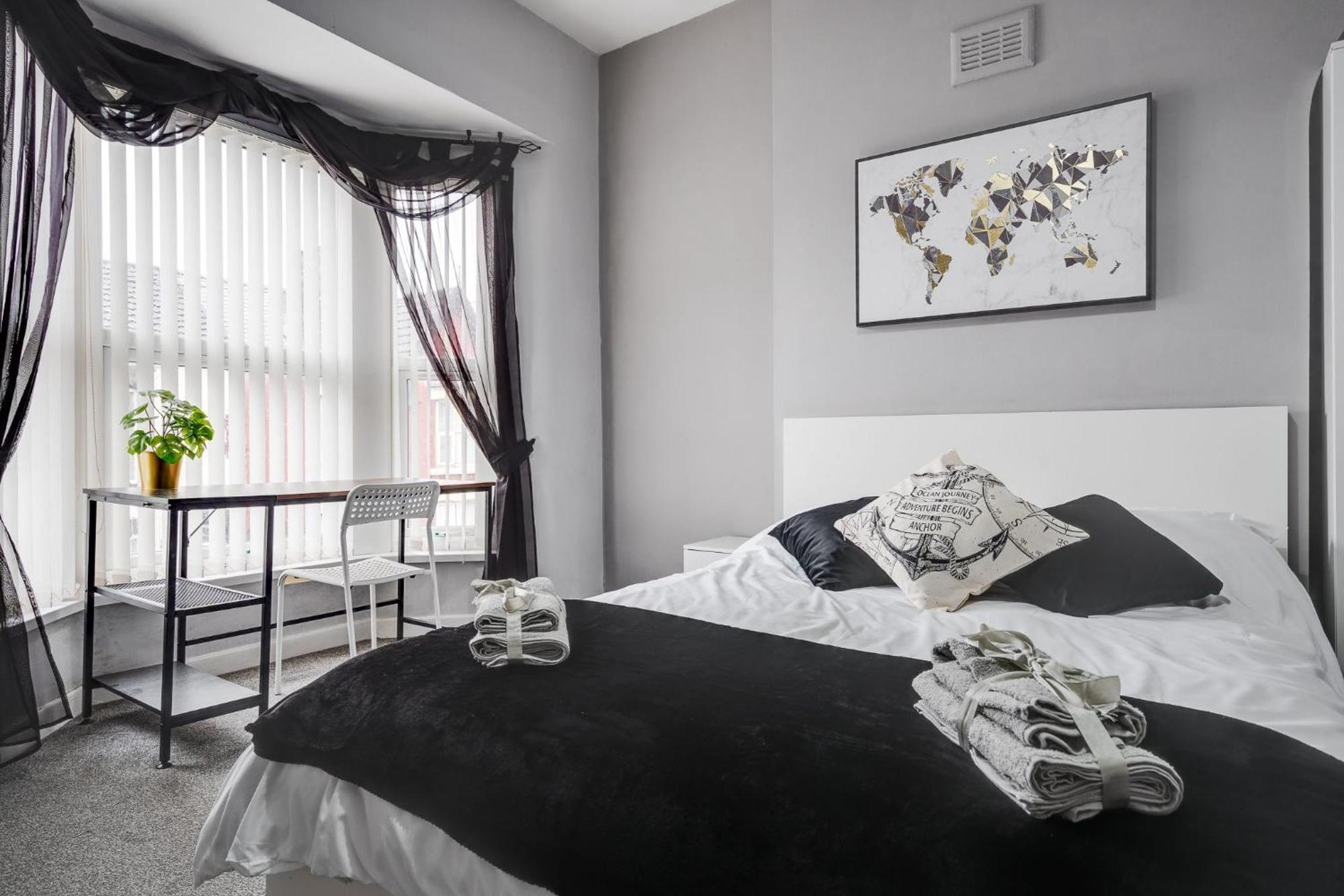 Apartment Links-4bdrm Terraced House-parking-antonio St Liverpool