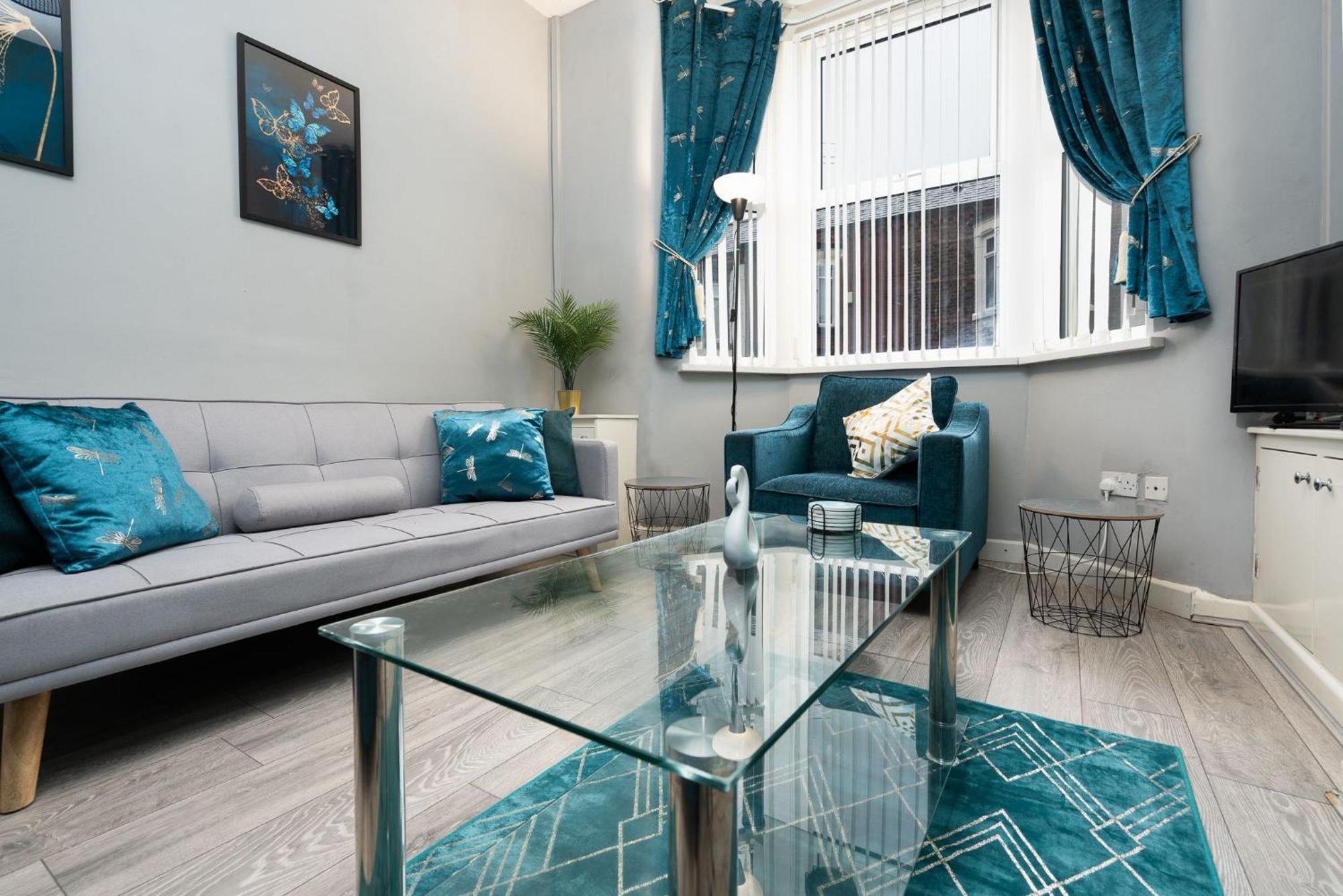 Links-4bdrm Terraced House-parking-antonio St